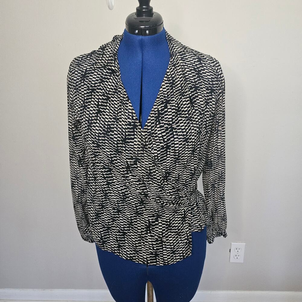 The Limited 100% Silk Black White Geometric pattern Wrap Top Size M